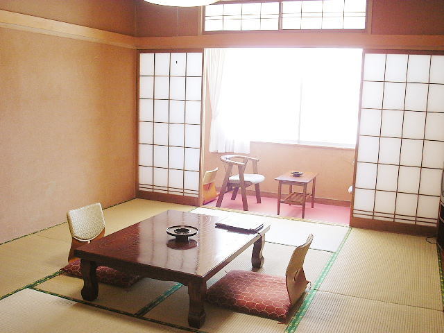 Example of a room: Japanese-style room (8 tatami mats)