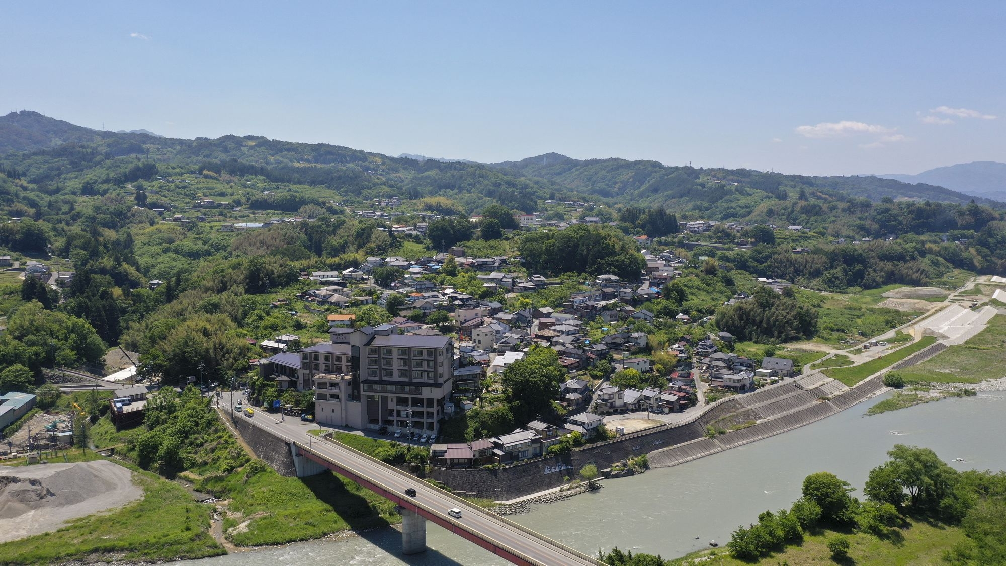 【さき楽28・早割】天竜川を望む一軒宿でくつろぎの時間、28日前のご予約でお得に＜彩の料理＞