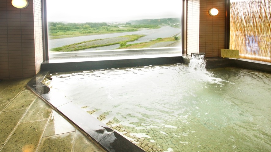 ■男性大浴場　天竜川の雄大な景色を眺めながらごゆっくりどうぞ