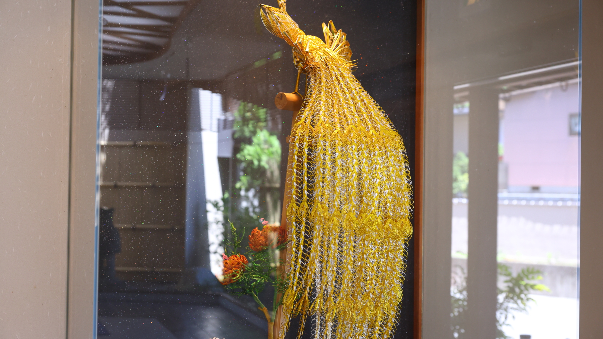 □【館内】長野県飯田地方の伝統工芸「水引細工」を展示しております