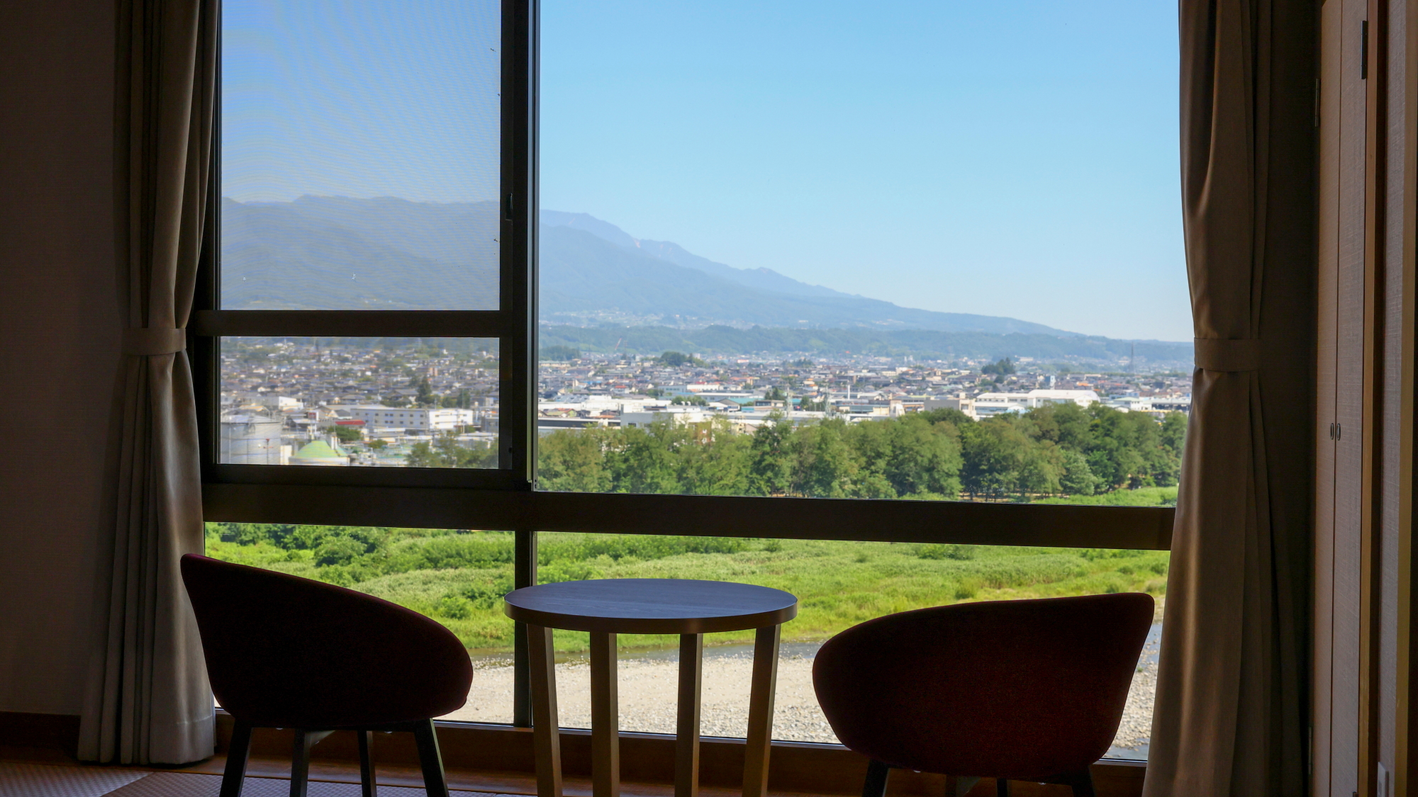 □【2024年リニューアル・2室限定】和モダンルーム／～4名