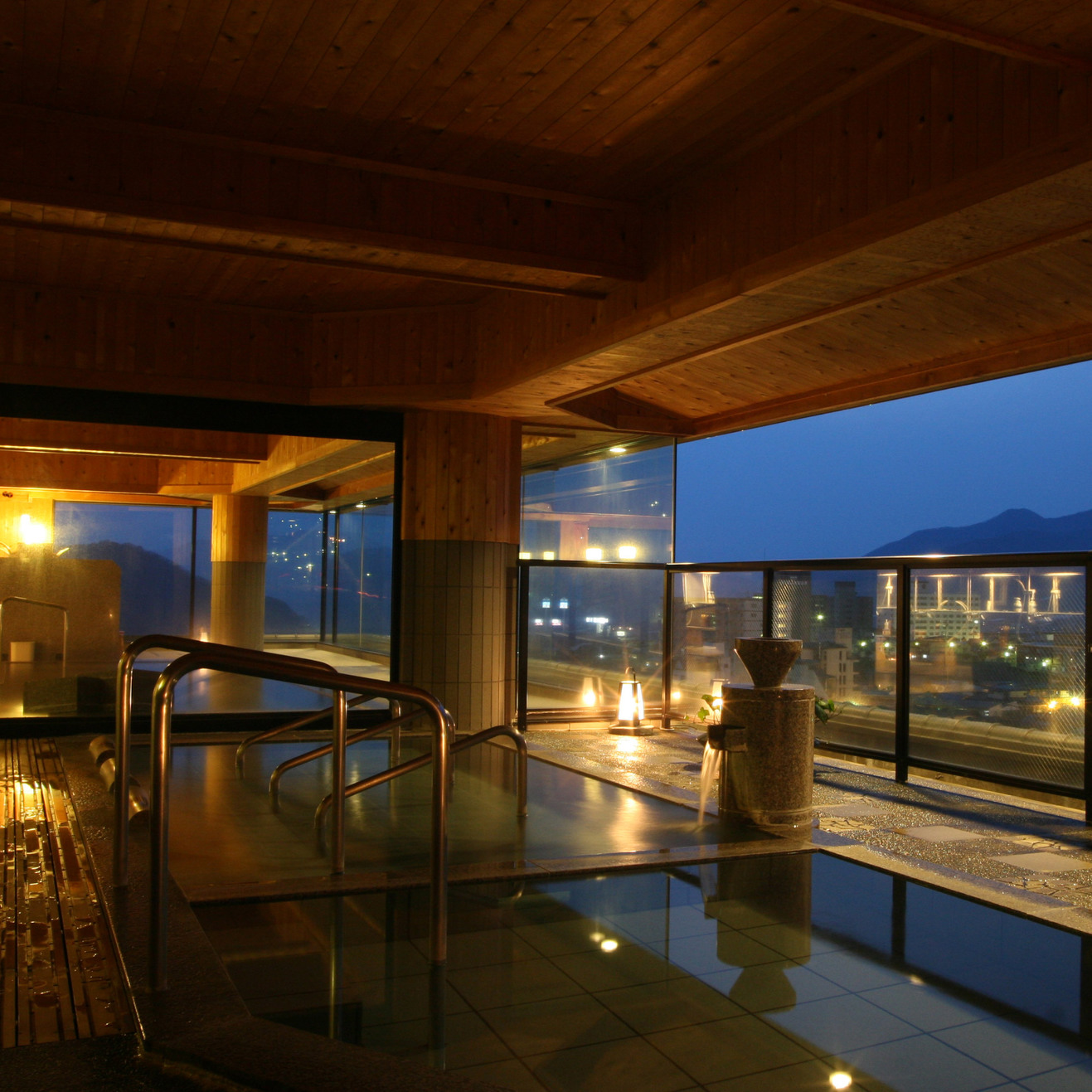 【期間限定】ルーフトップバーで愉しむ信州プレミアム牛すき焼き鍋コース×朝食は和洋40種バイキング♪