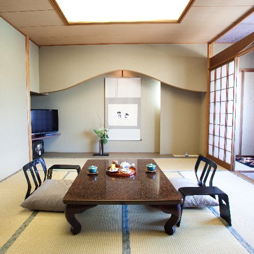 [Japanese-style room (10 tatami mats with bath)]