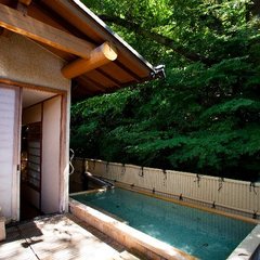 【露天　宝山の湯】木々から溢れる清々しい風が心地よい温泉