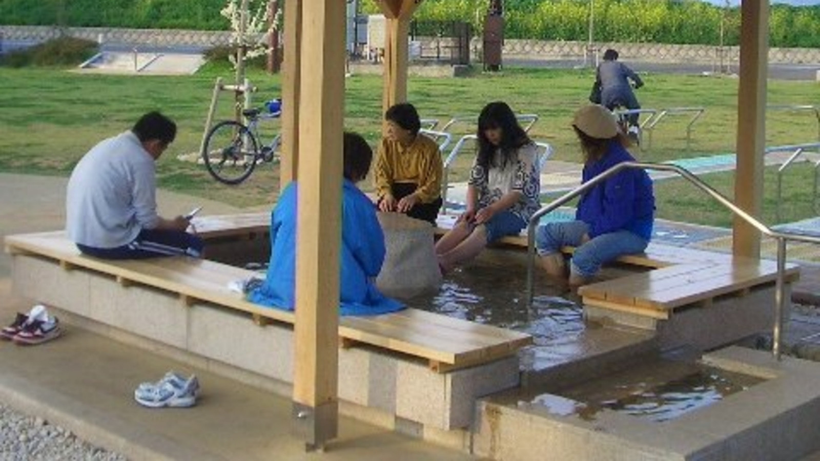 『足湯』　湯元足湯公園