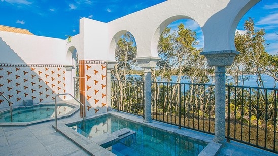 【1日1室限定】ランタン＆フラワールームで過ごす非日常　新バスク料理のコースディナーで特別な夜を♪