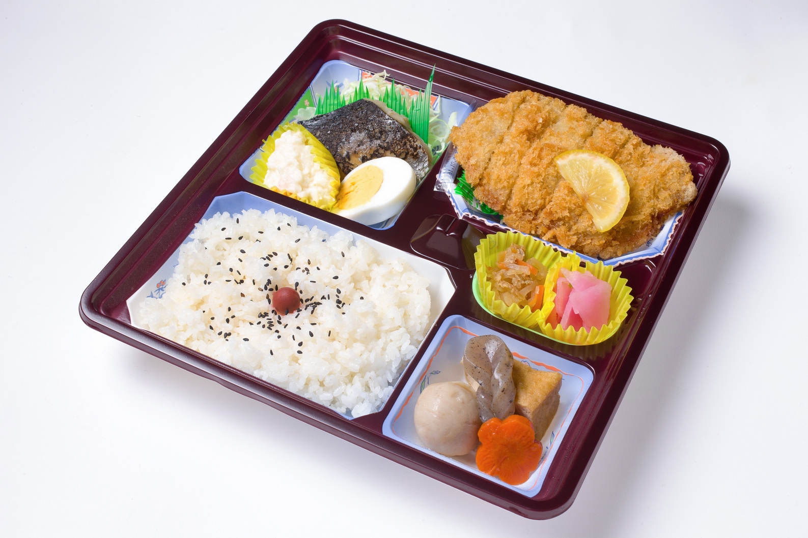 【肉魚コンビスペシャル弁当付き】外出不要お部屋でゆっくり堪能　大浴場・サウナあり／朝食バイキング付き