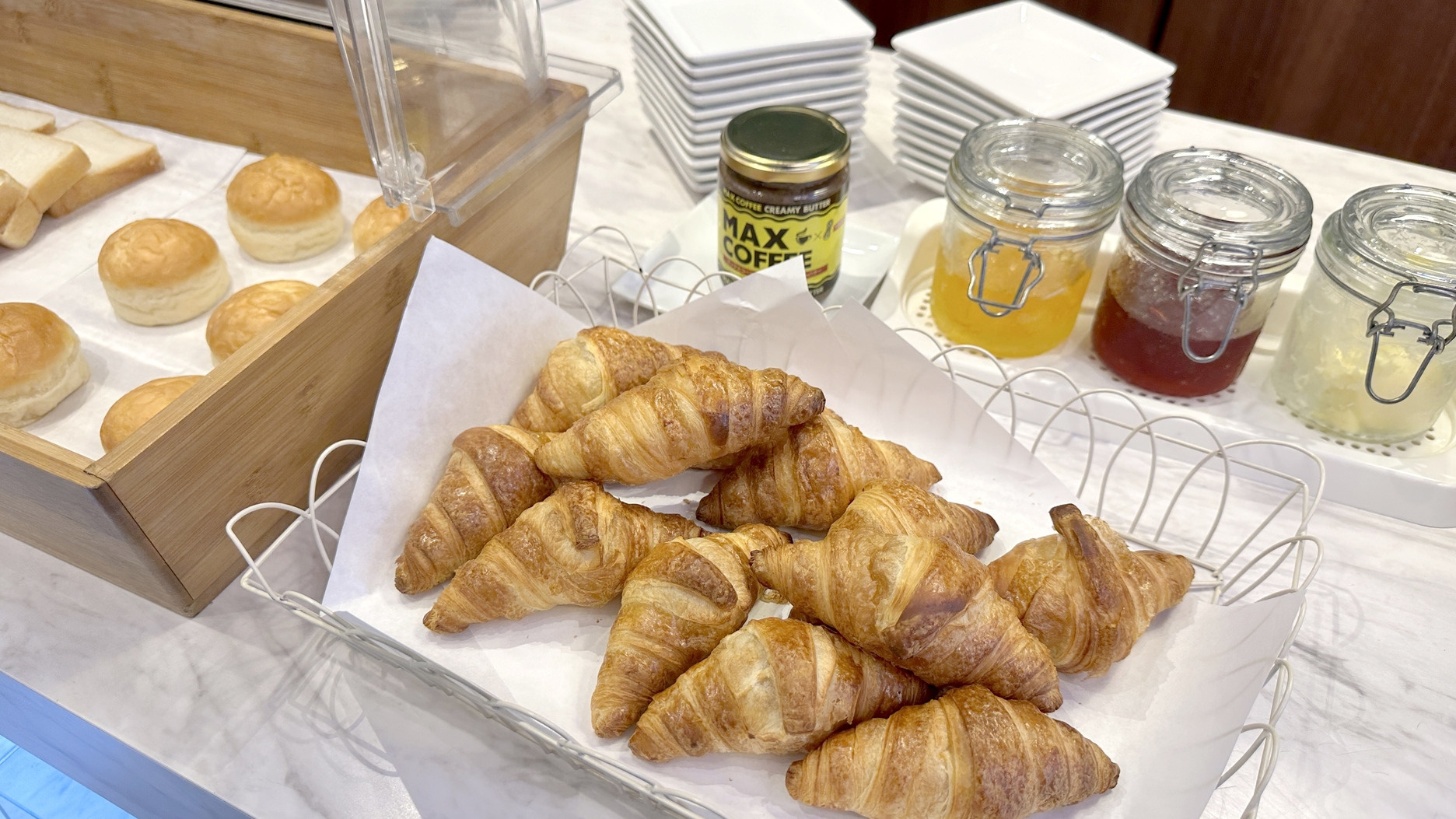 【ダブル肉スペシャル弁当付き】外出不要でお部屋でゆっくり堪能　大浴場・サウナあり／朝食バイキング付き