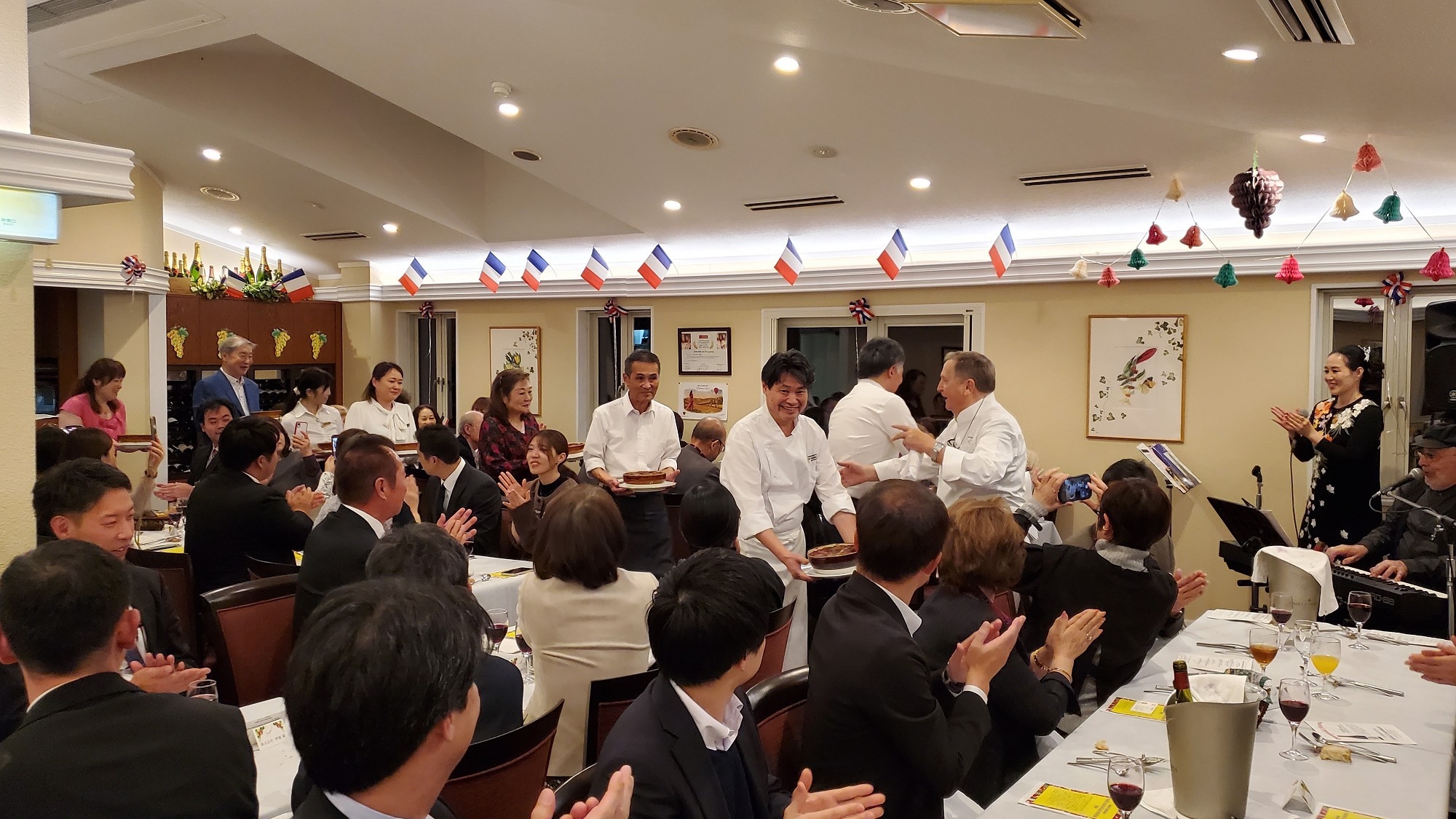 【ボジョレー・ヌーヴォー2026】ワインと南仏料理の夕べ　【1日限定プラン】