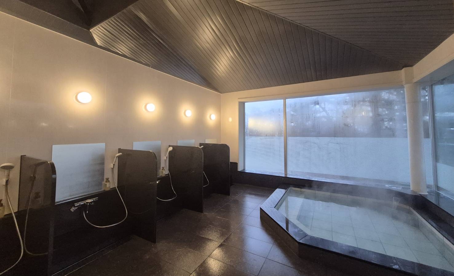 2026年3月リニューアル！！ 天然ラジウム鉱石を使用したお風呂「そよかぜの湯」