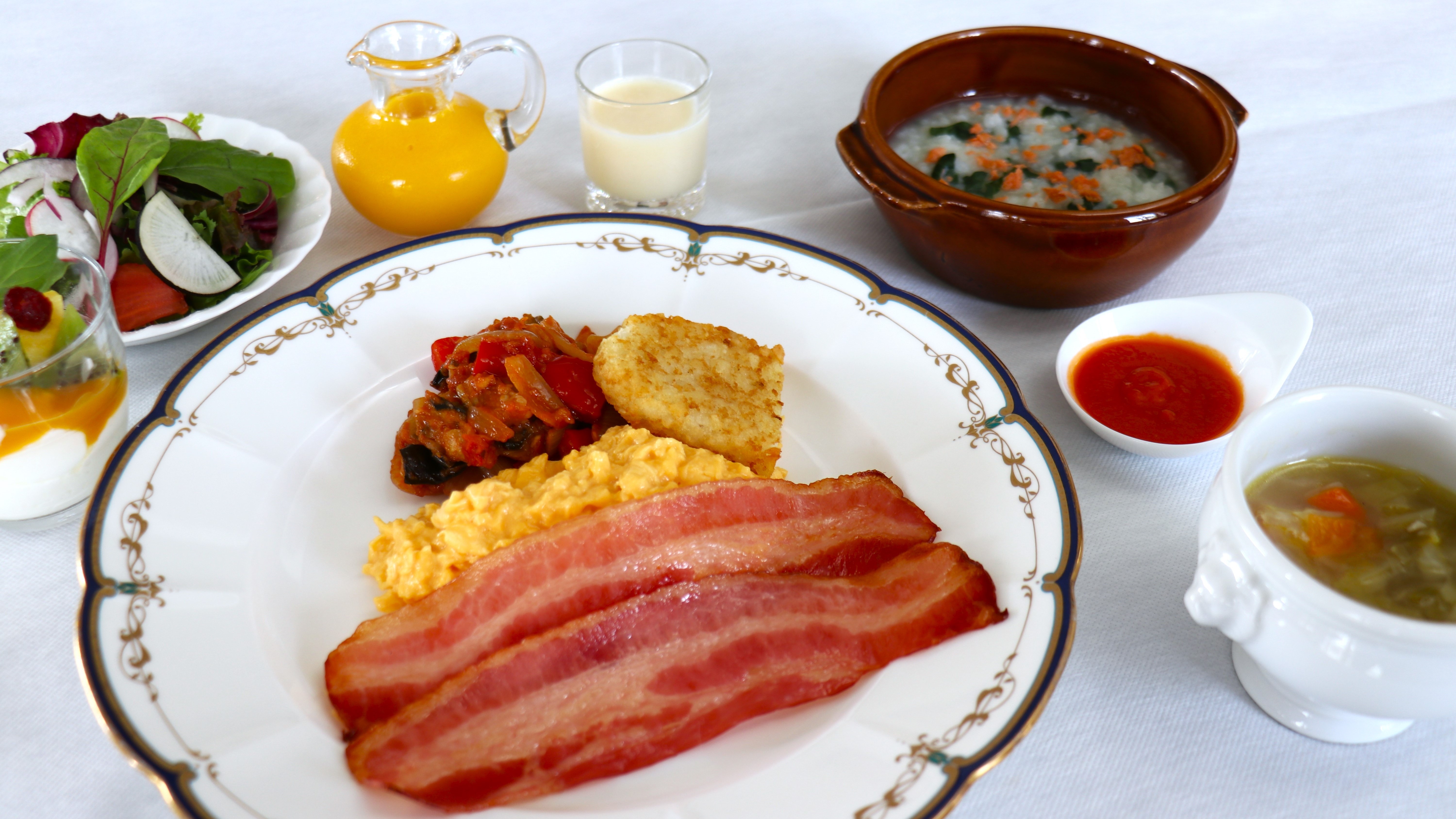 ■ご朝食　地元の食材をふんだんに