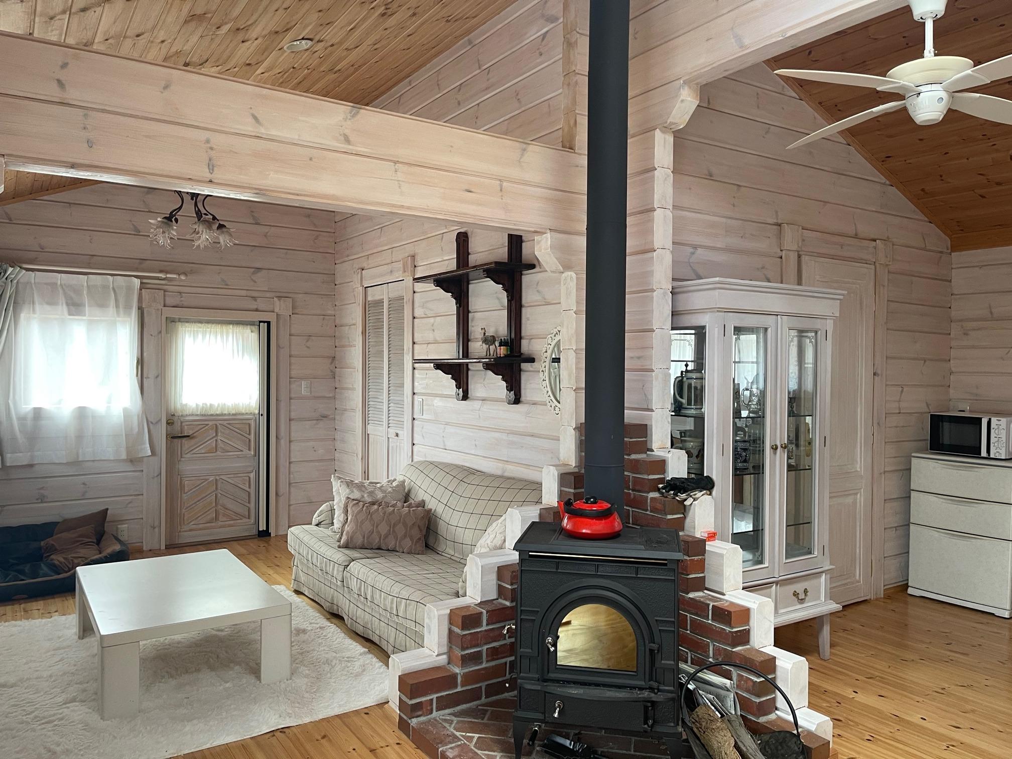 ログコテージ 暖炉