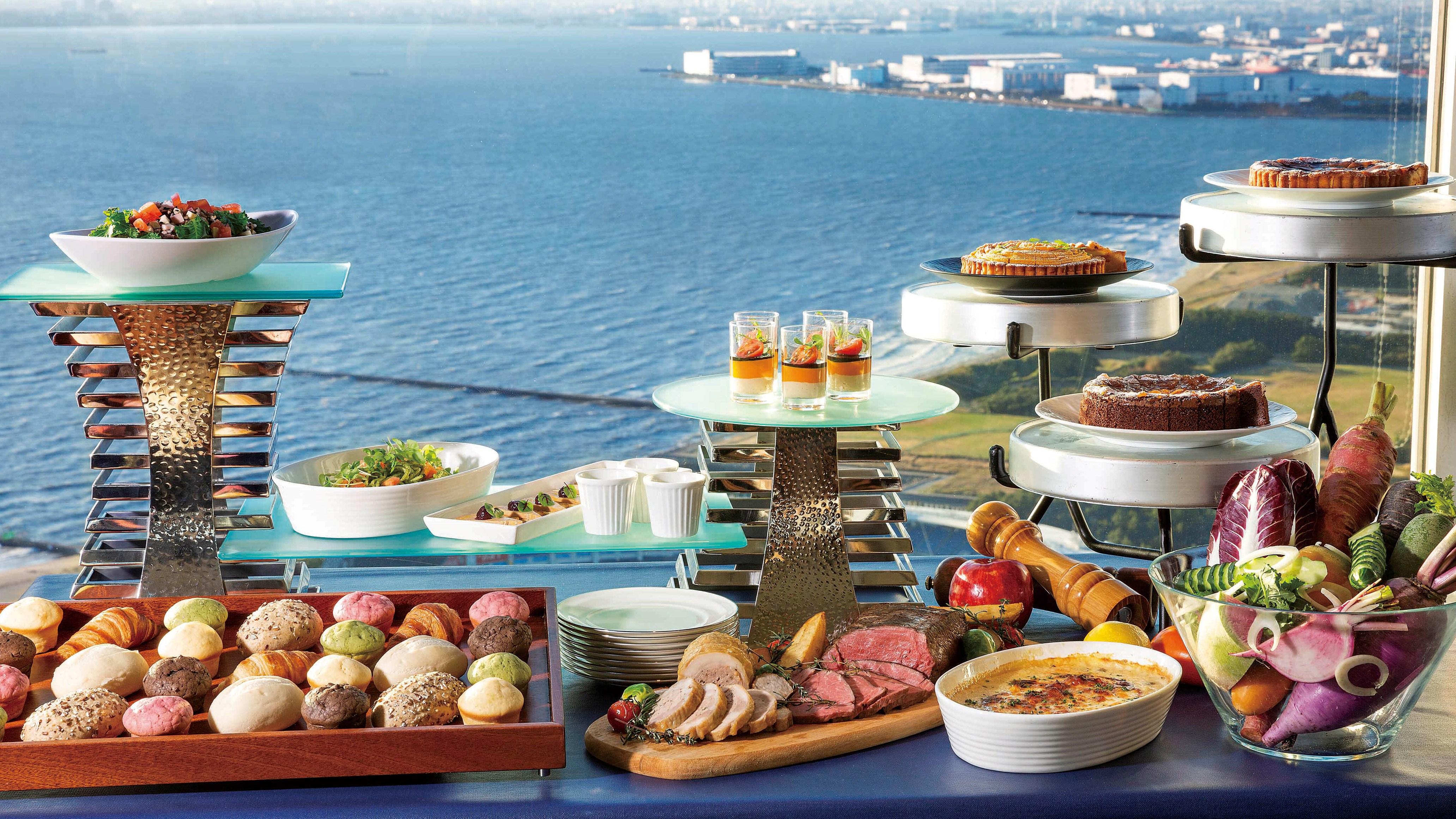  ■【スカイクルーズマクハリ】ランチビュッフェイメージ