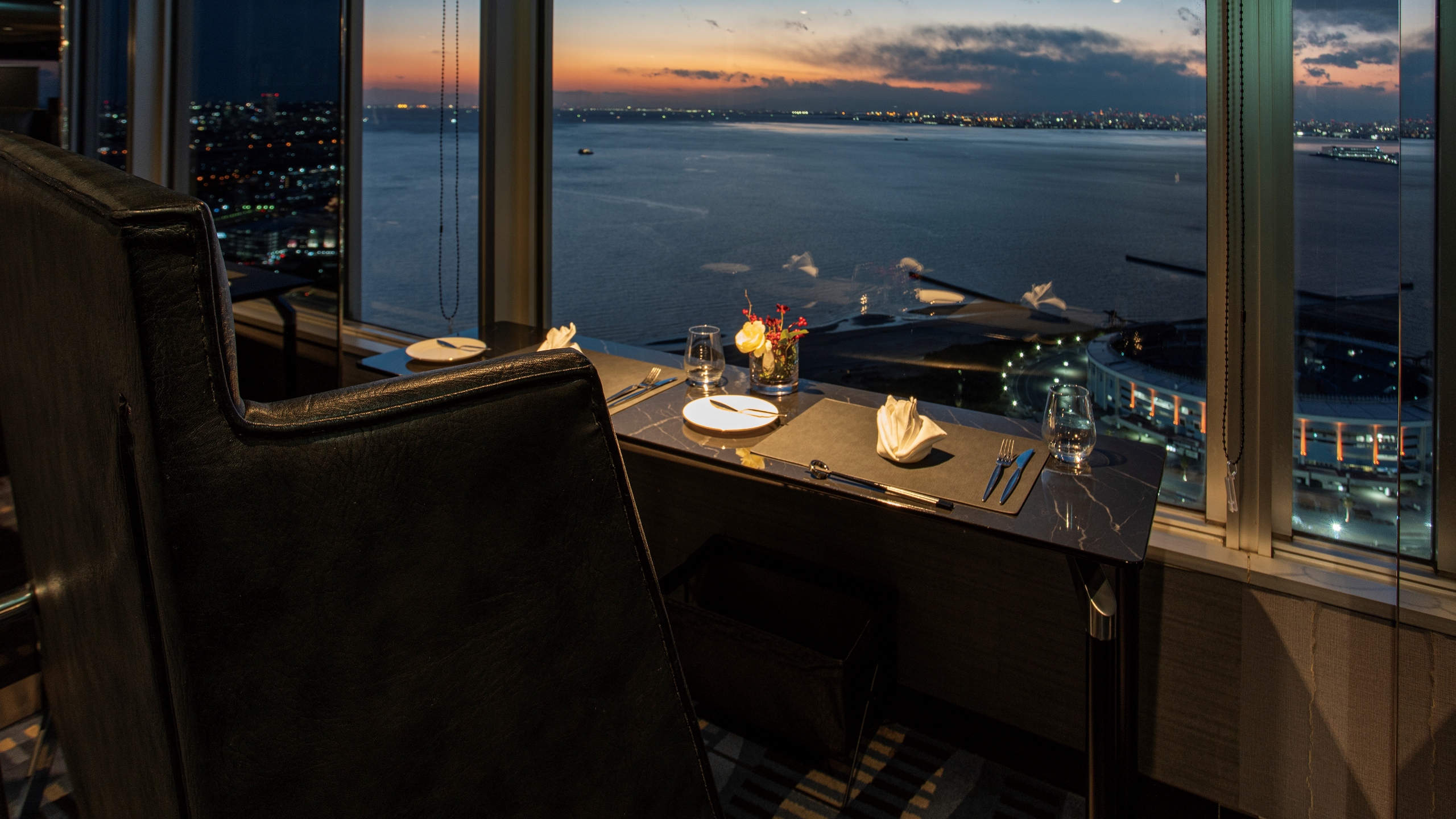  ■【スカイクルーズマクハリ】店内