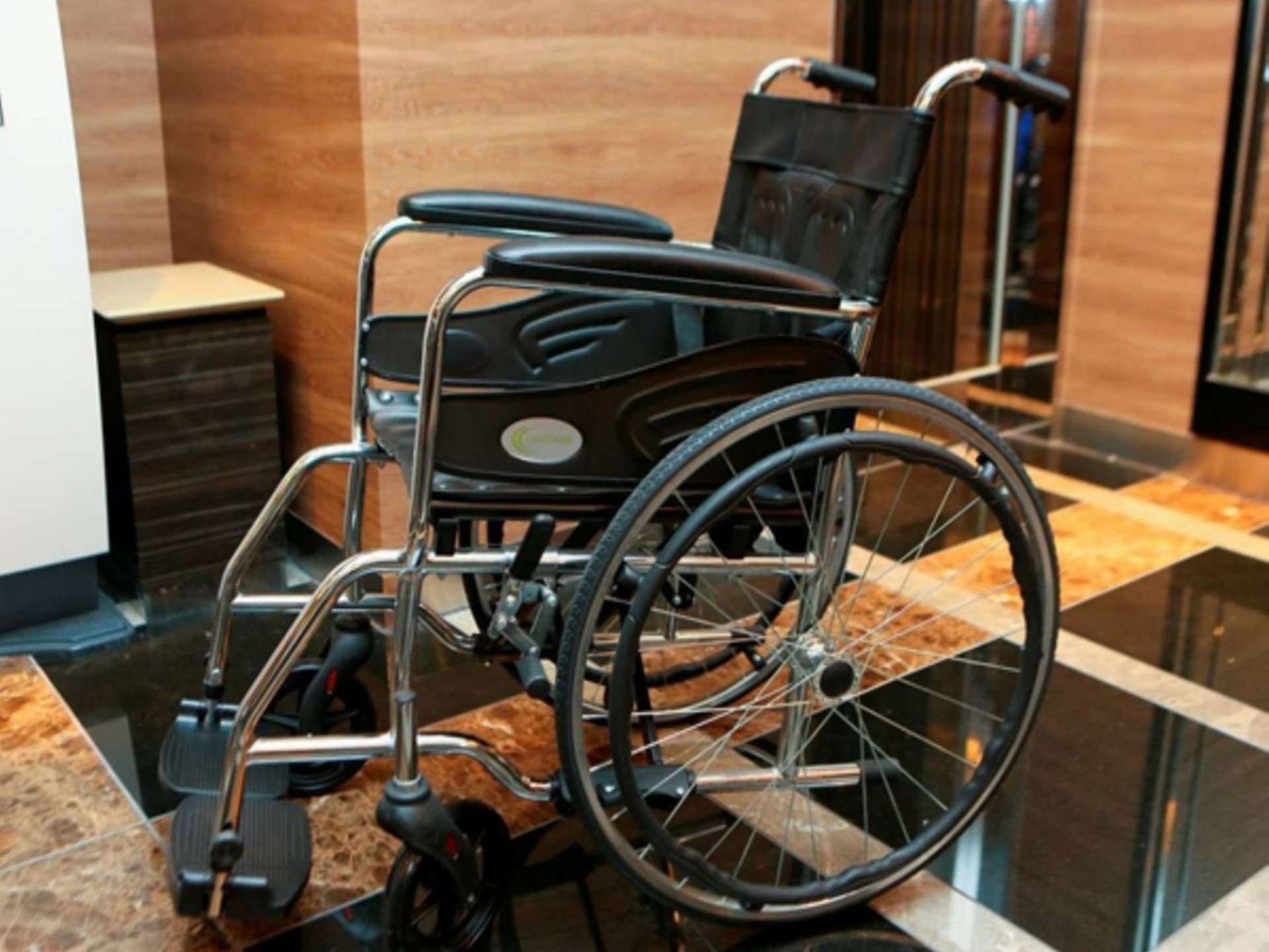 ■貸し出し用車椅子