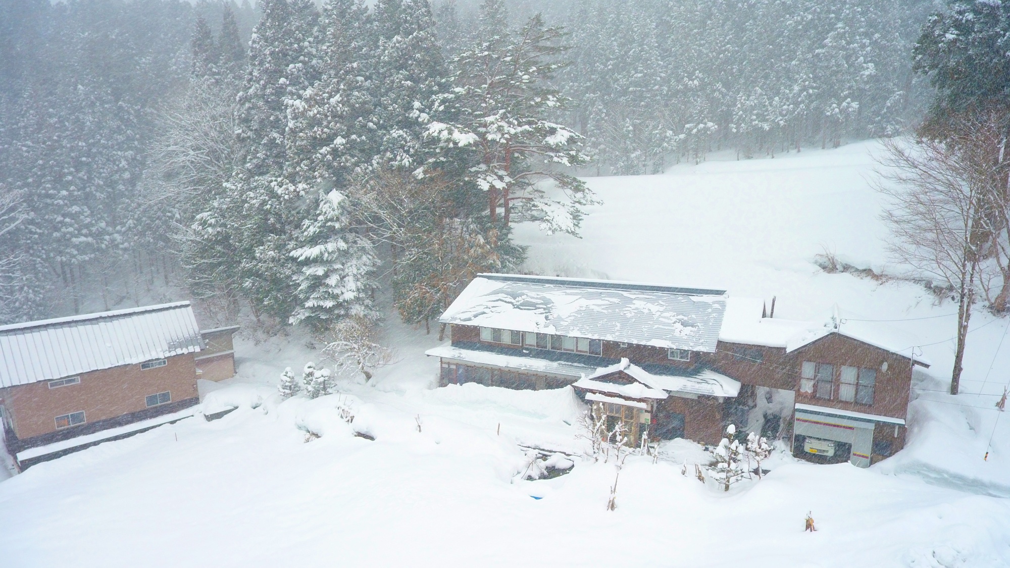 中の屋冬季外観