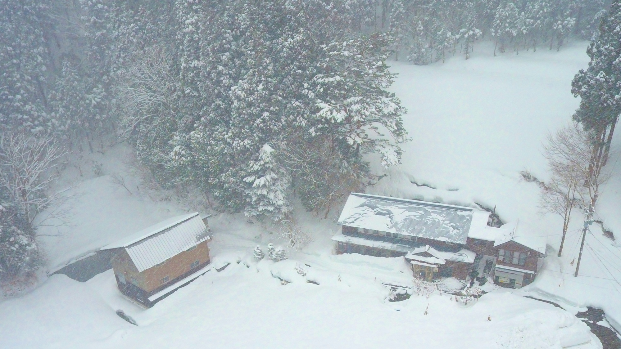 中の屋冬季外観