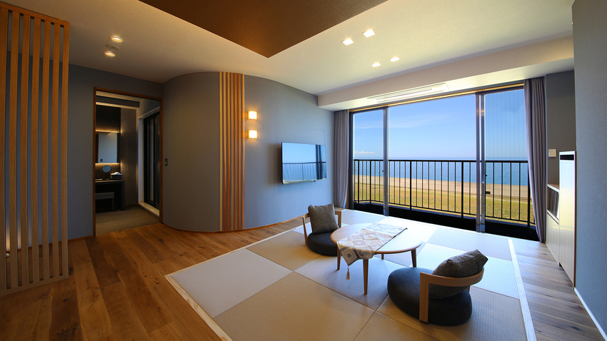 【展望ジャグジー付スイート】80平米の広々とした空間で、心ゆくまでくつろぐ