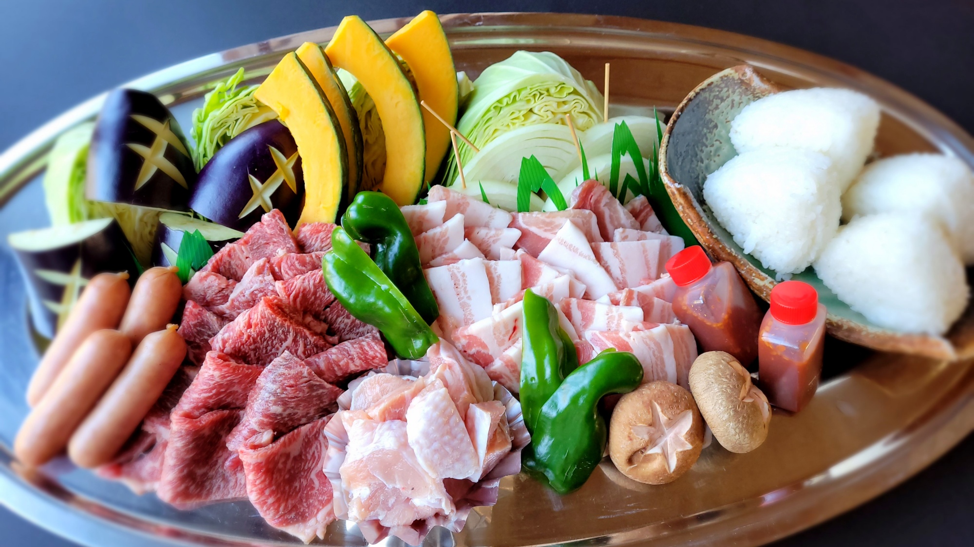 【BBQ/焼肉セット】国産お肉や野菜など、地元産特製たれとあわせてご用意♪