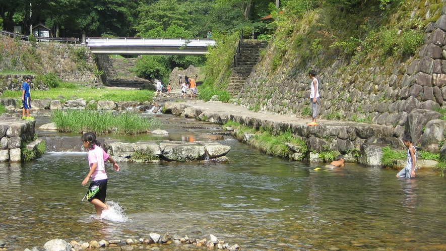 *【川遊び】子供だけでなく、大人も楽しい水遊び♪きっと忘れられない体験ができますよ！ 