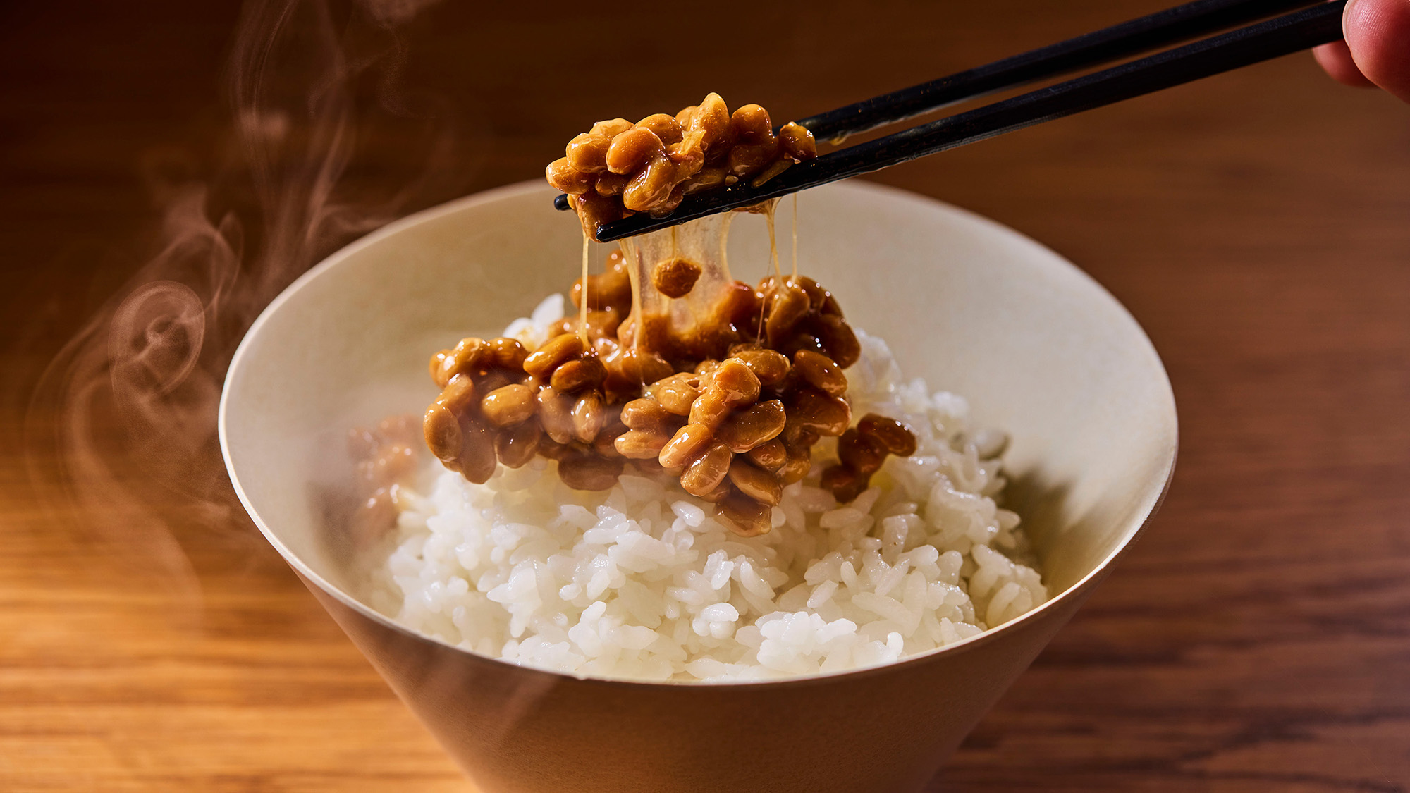 【朝食】和洋ビュッフェ | 炊きたてご飯に、栄養満点の納豆をのせて　※イメージ