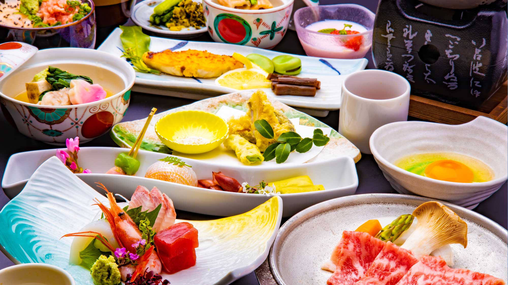 【三色海鮮丼と和牛焼きすきを味わう会席】リーズナブルでも日本海の旬と和牛をしっかりと楽しめる人気の会