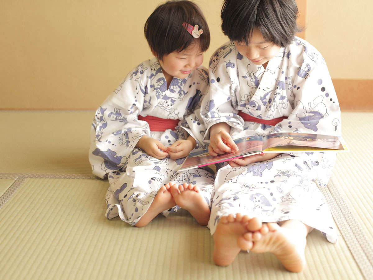 ライブラリには絵本コーナーもございます