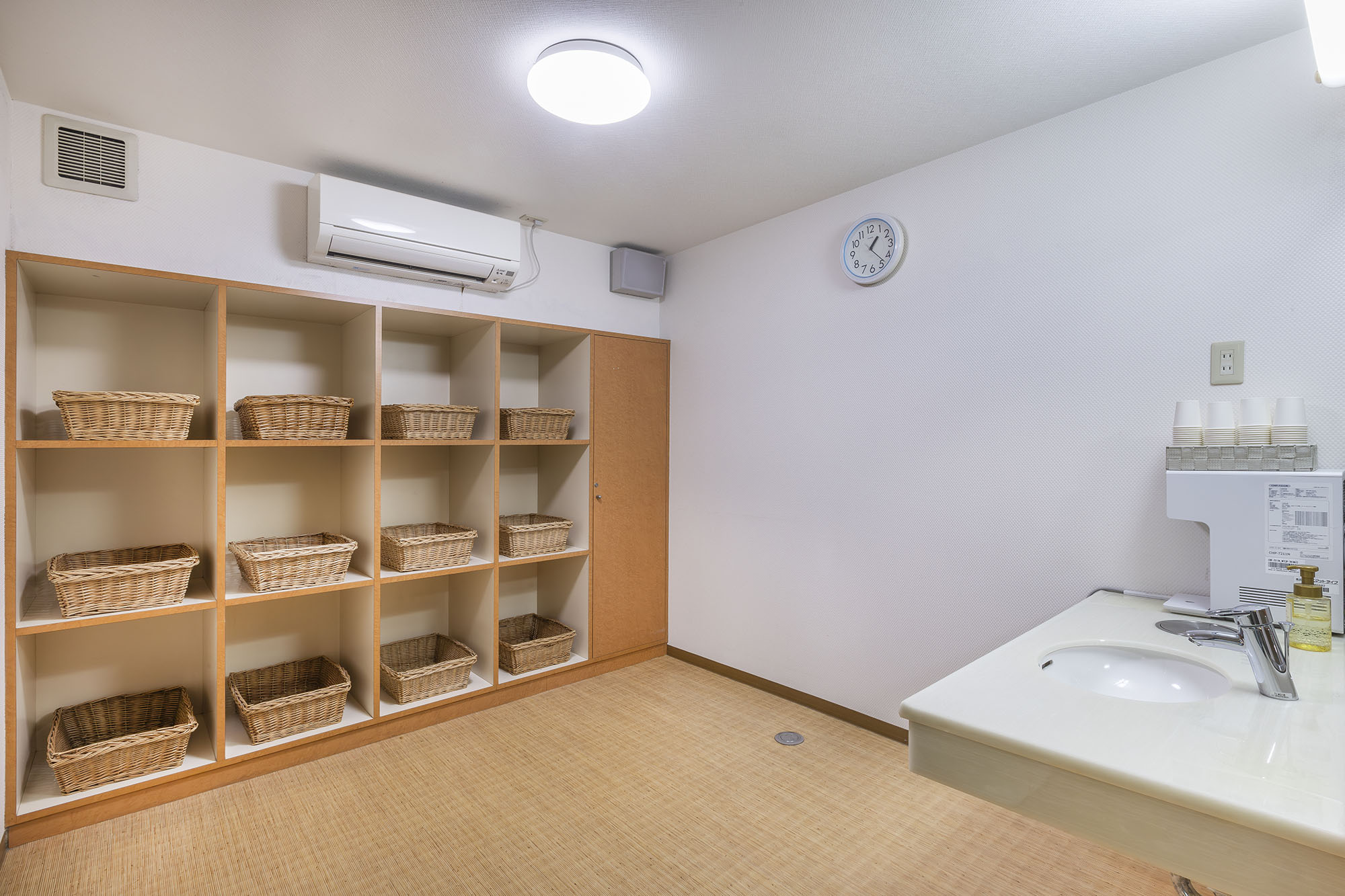 【男性大浴場】脱衣所