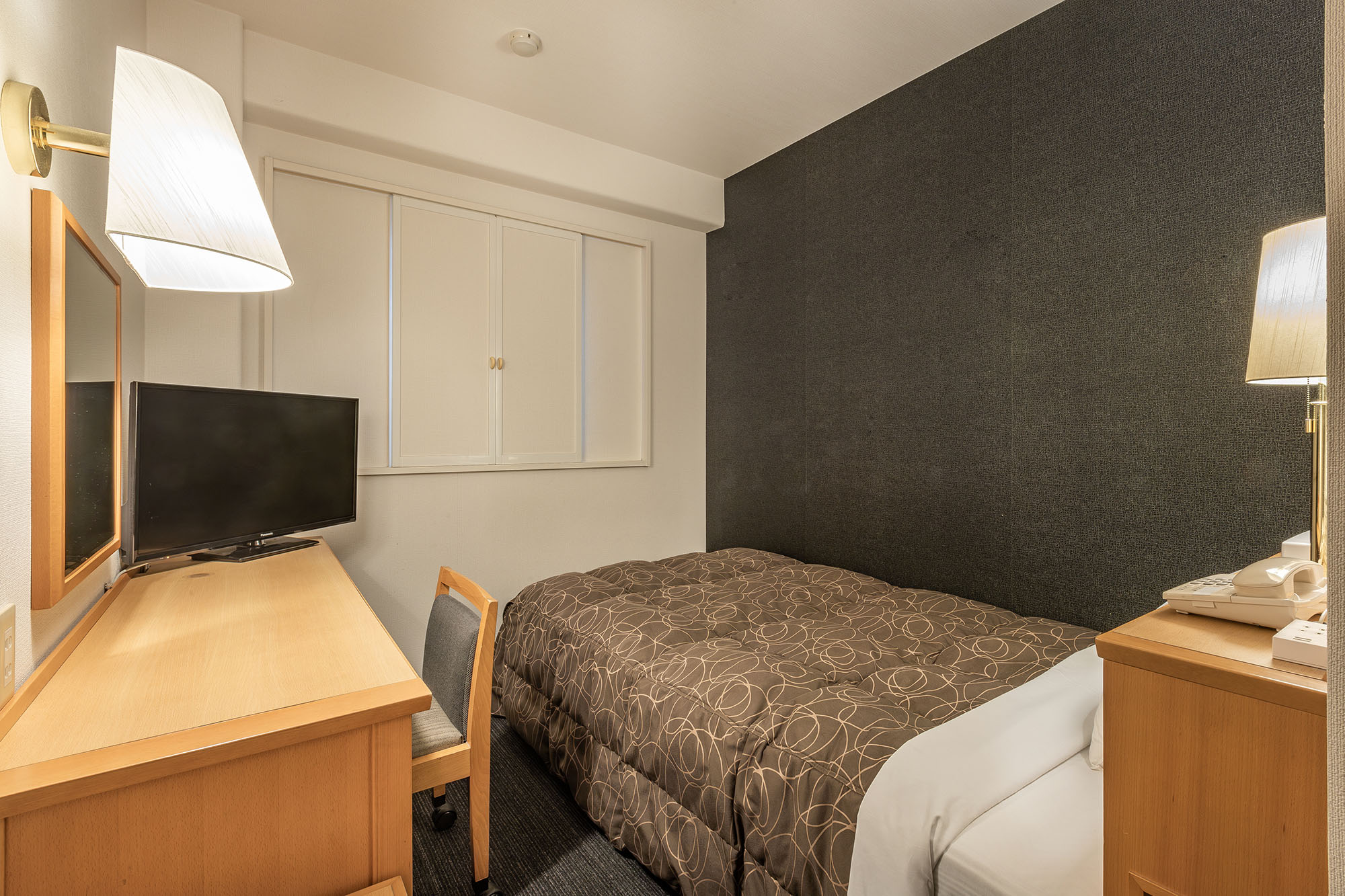 【セミダブルルーム】