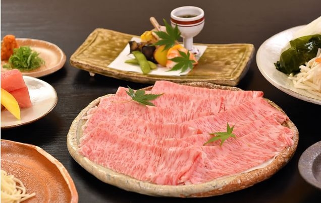 【老舗旅館！最高級近江牛しゃぶしゃぶ】近江牛認定A4〜A5ランク霜降牛を使用