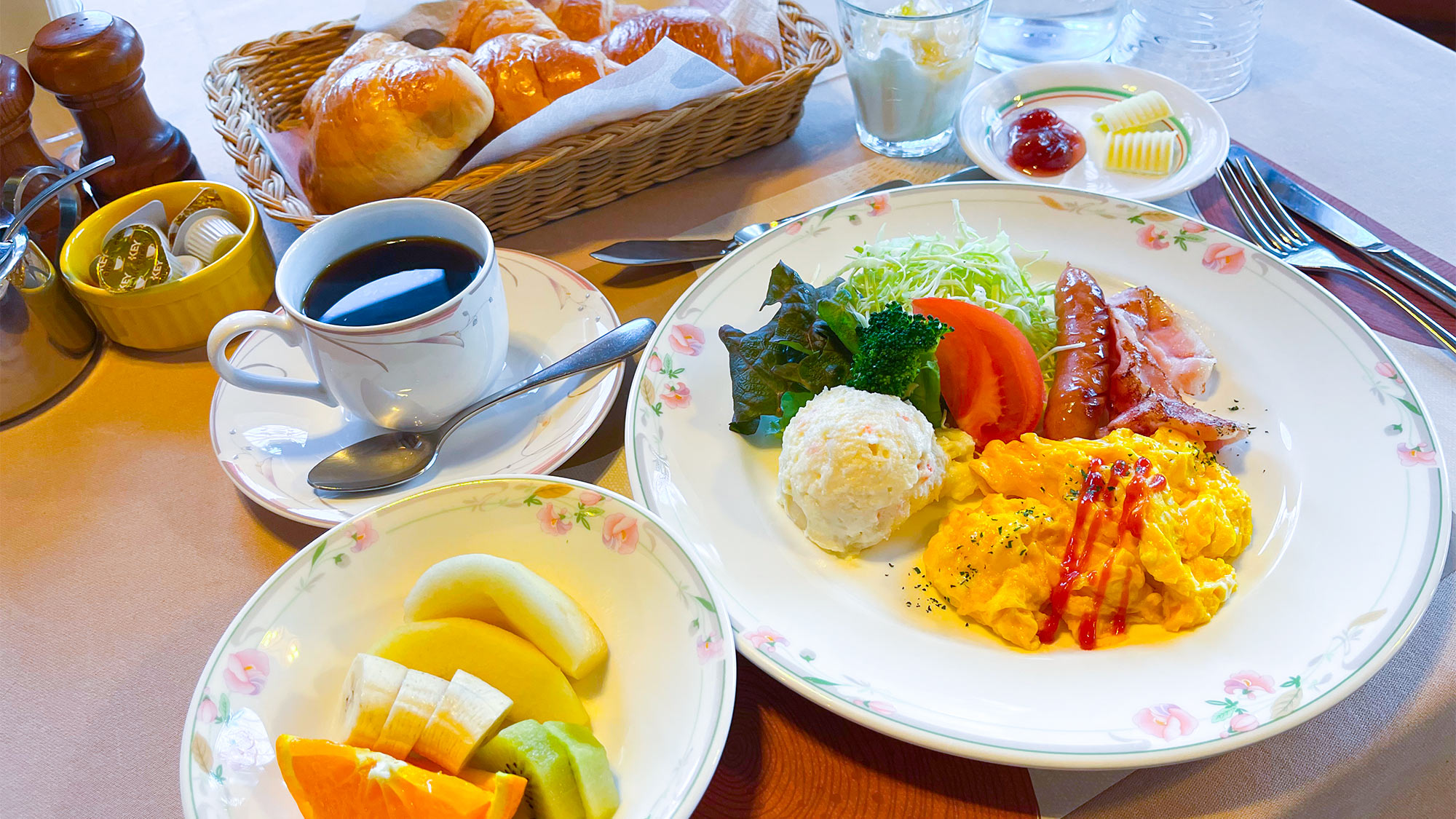 ・【朝食】フルーツなどの彩り豊かなアメリカンモーニングをお楽しみいただけます