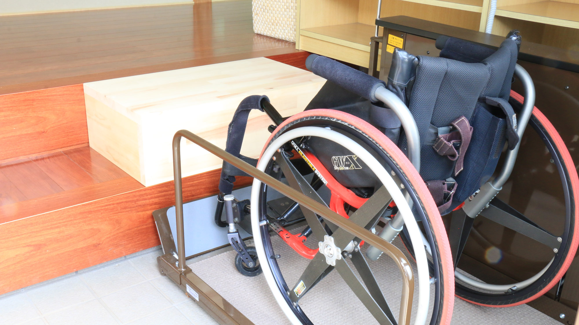 車いす用昇降機