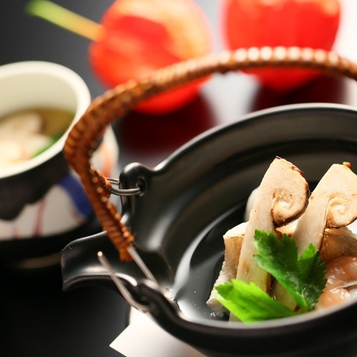 《松茸三品付プラン》秋の味覚を堪能　松茸土瓶蒸し・松茸茶碗蒸し・松茸ご飯