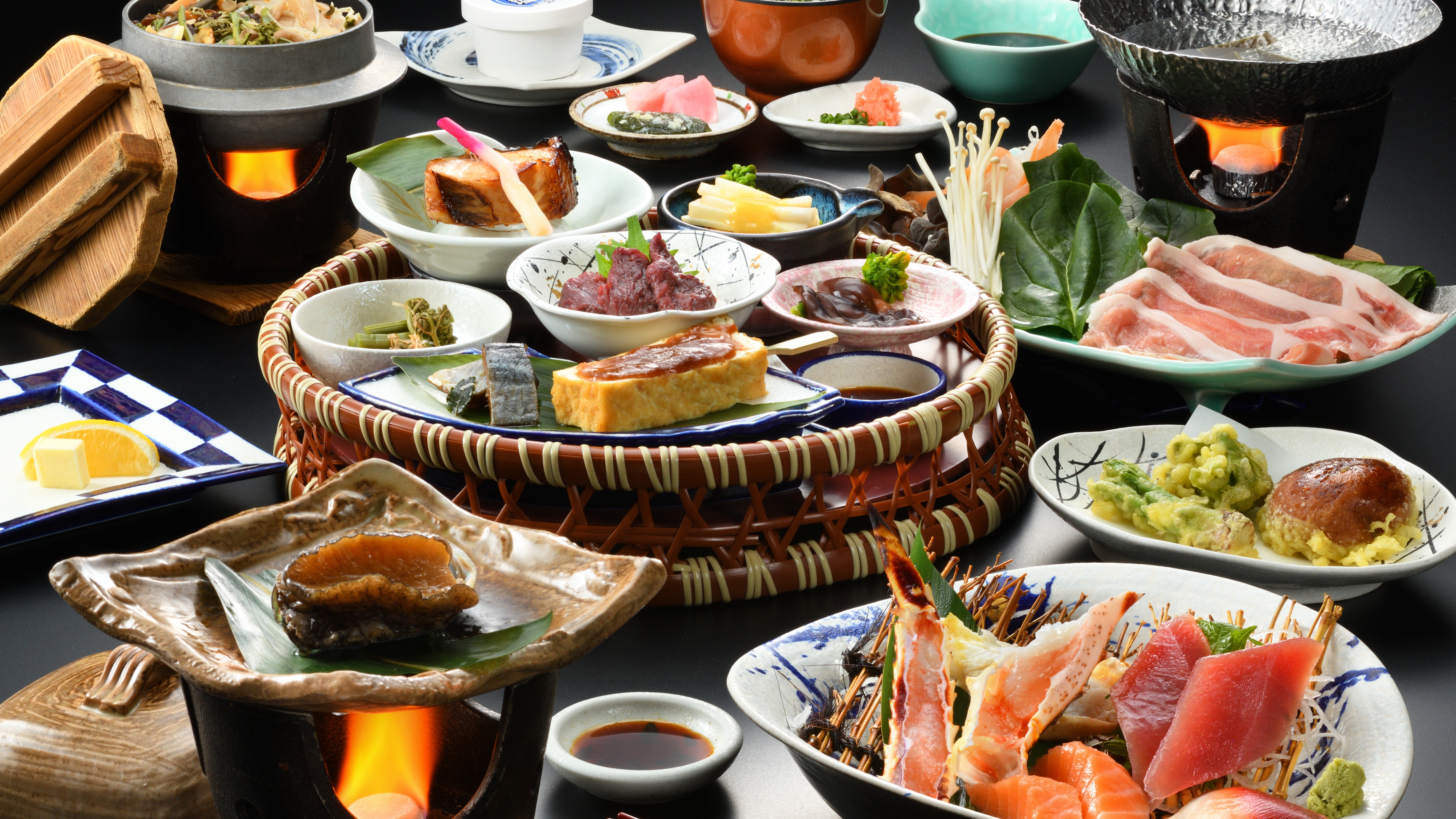 【お食事一例：春】※タラバ蟹活鮑は変更ありませんが仕入状況季節によりお料理内容は変更となります