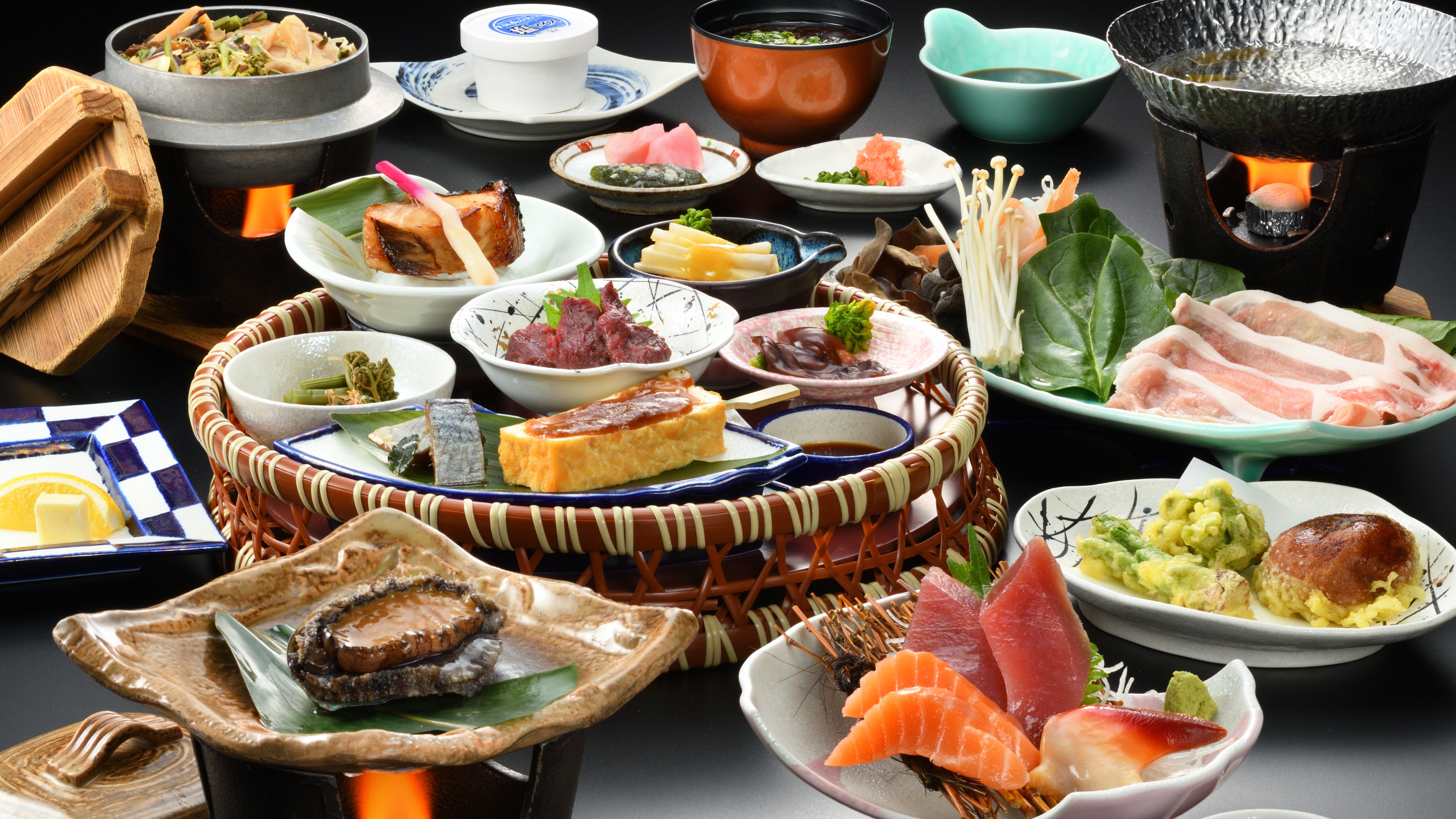 【お食事一例：春】※活鮑は変更ありませんが仕入れ状況季節によりお料理内容は変更となります