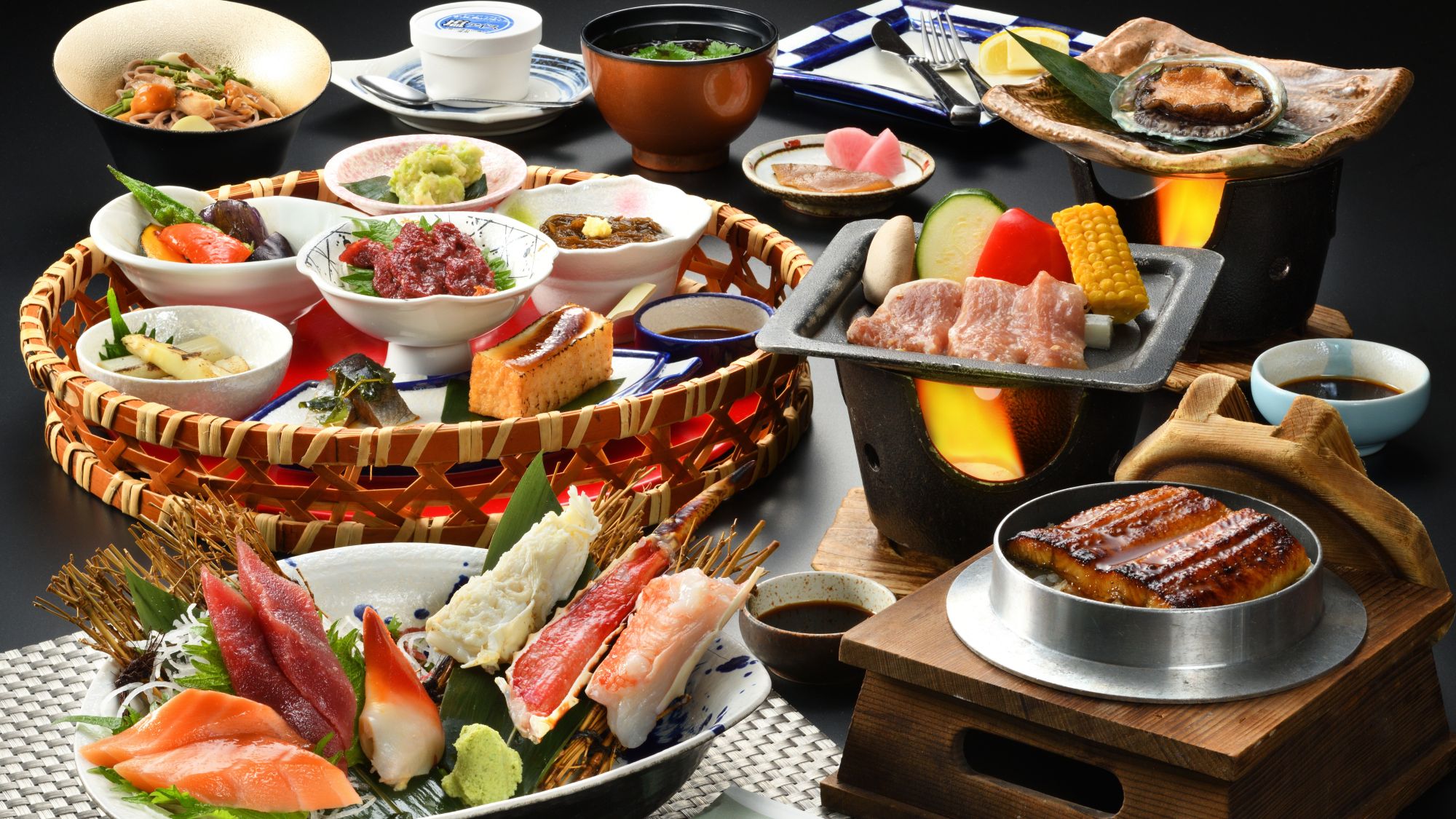 【お食事一例：夏】※タラバ蟹活鮑は変更ありませんが仕入状況季節によりお料理内容は変更となります