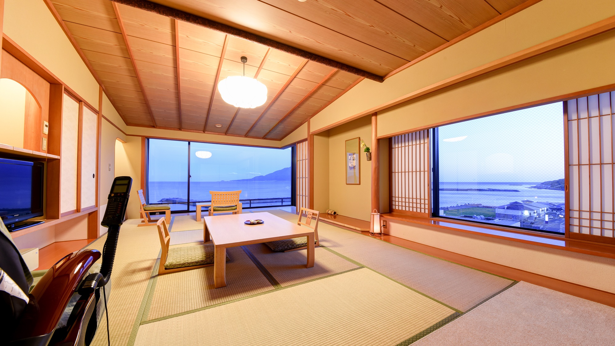 *【客室：一例】和室14畳　角部屋は広く景色を望める眺望抜群のお部屋です。