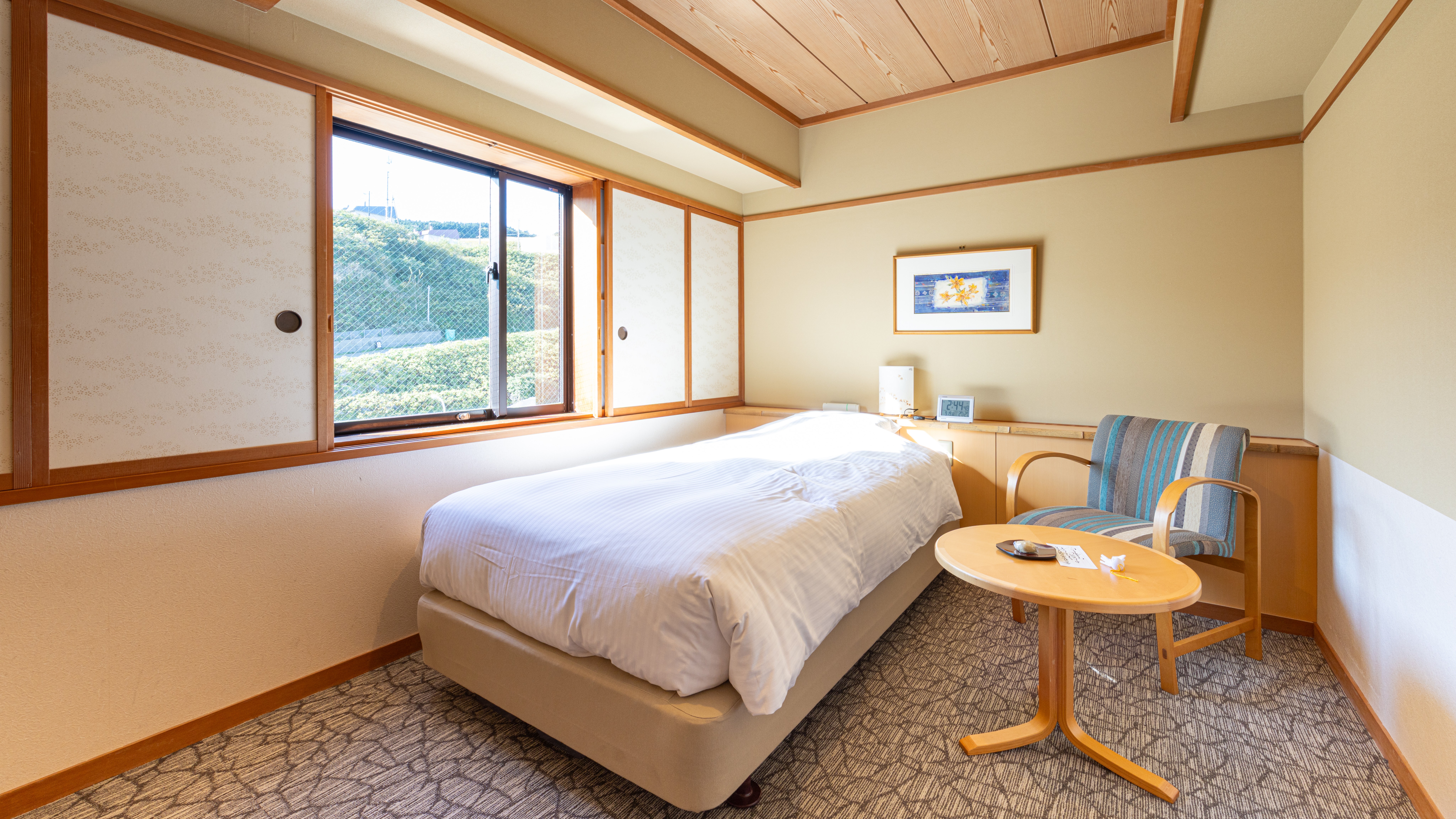 *山側・シングル（客室一例/お部屋の指定はできません）