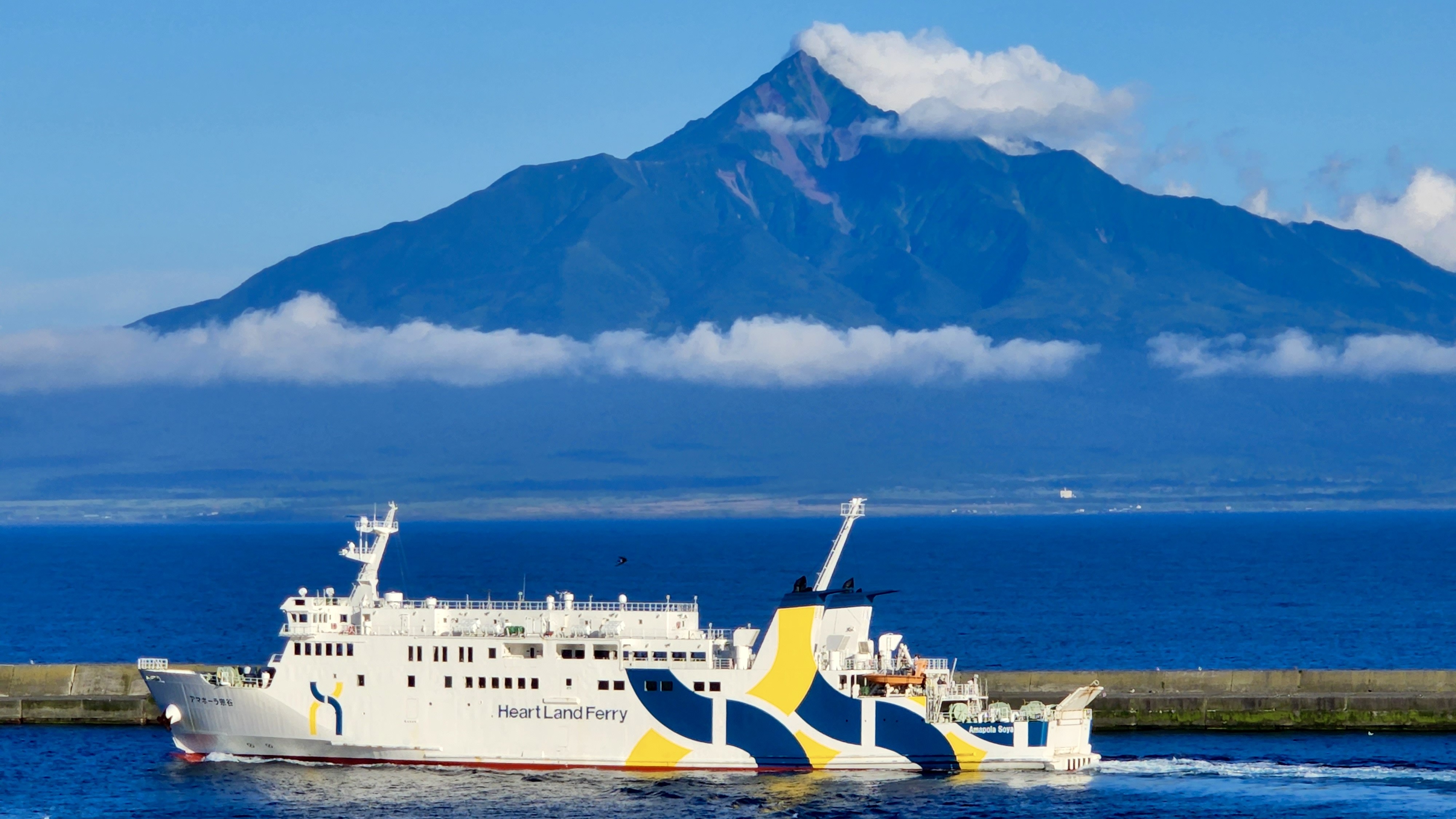 *【香深港/ホテルの目の前！】ハートランドフェリーと利尻富士