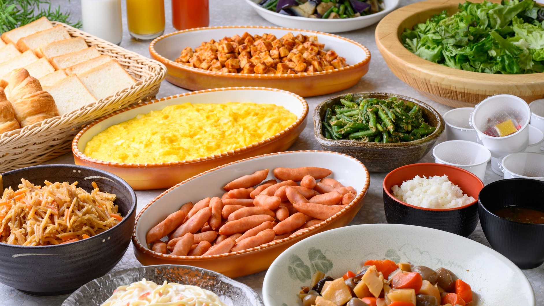 【秋冬SALE】【無料朝食付】福井駅東口より徒歩1分◆コワーキングスペース利用可能◆◆