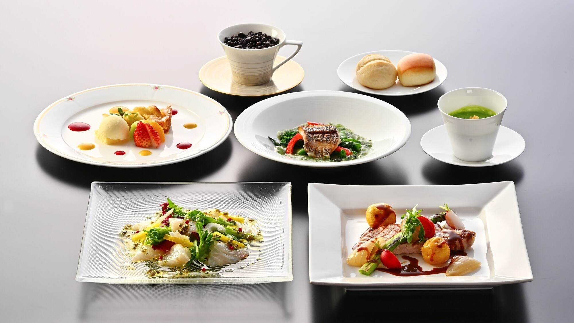【楽天月末セール】洋食・和食選べるスタンダードプラン＜2食付＞《夕食前半》
