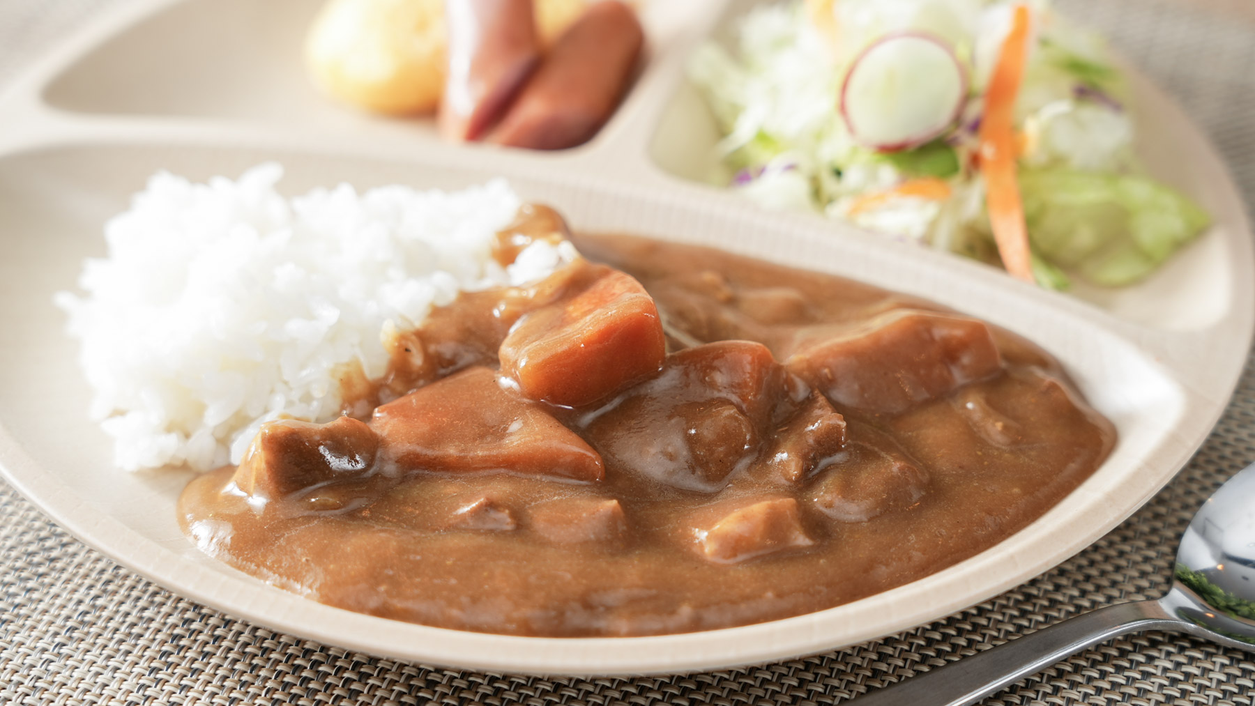 カレーで朝から元気に！