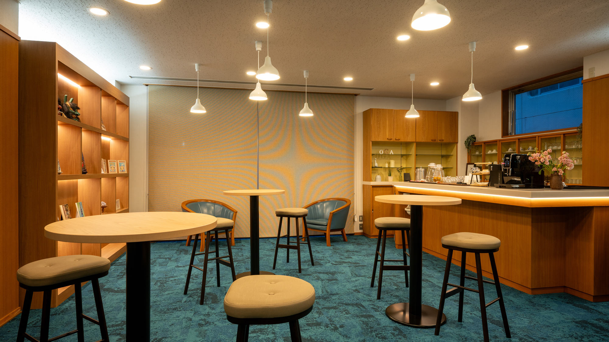 ラウンジ（夜）