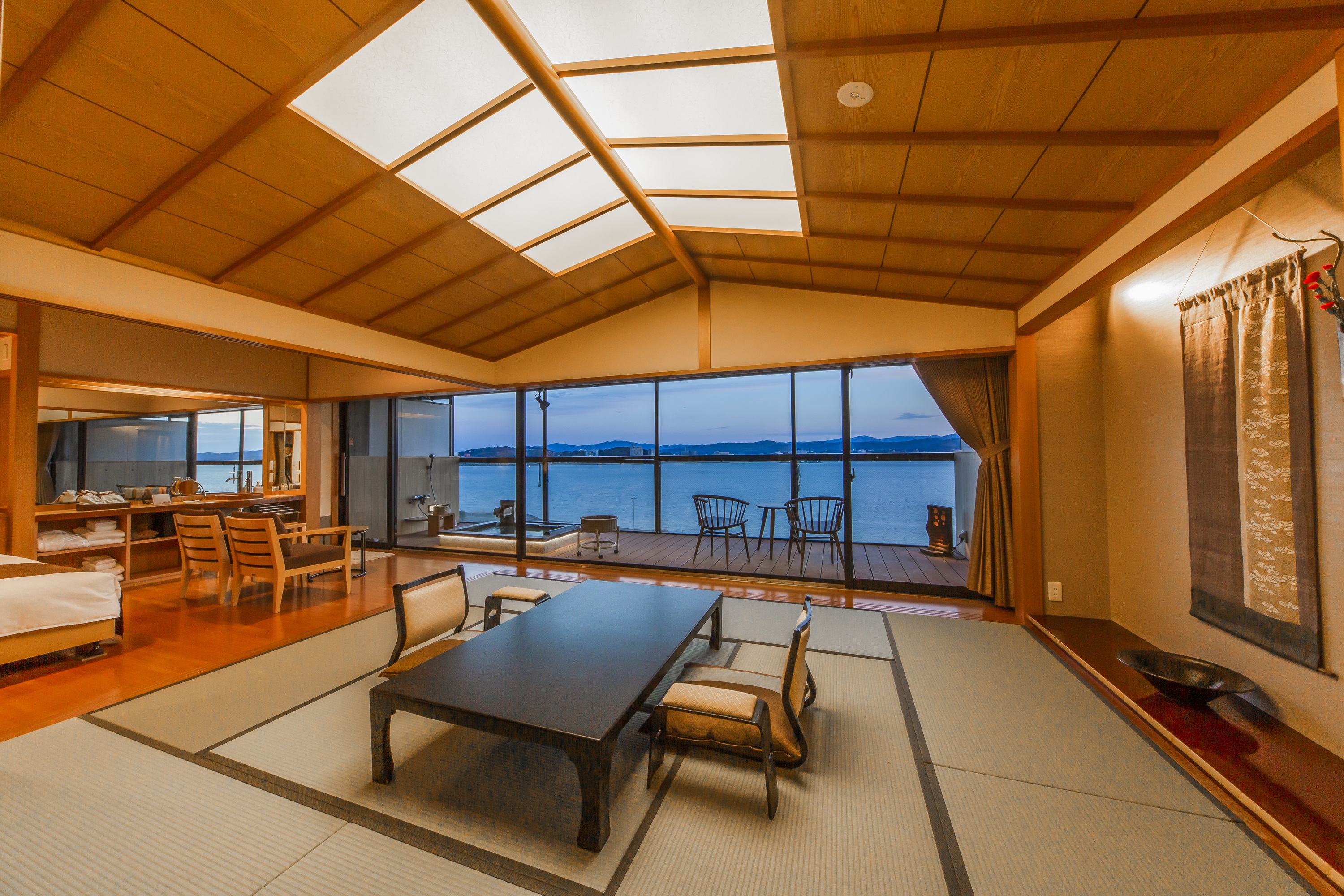 特別フロア水と雲の抄露天風呂付和洋室「雲の6号室」