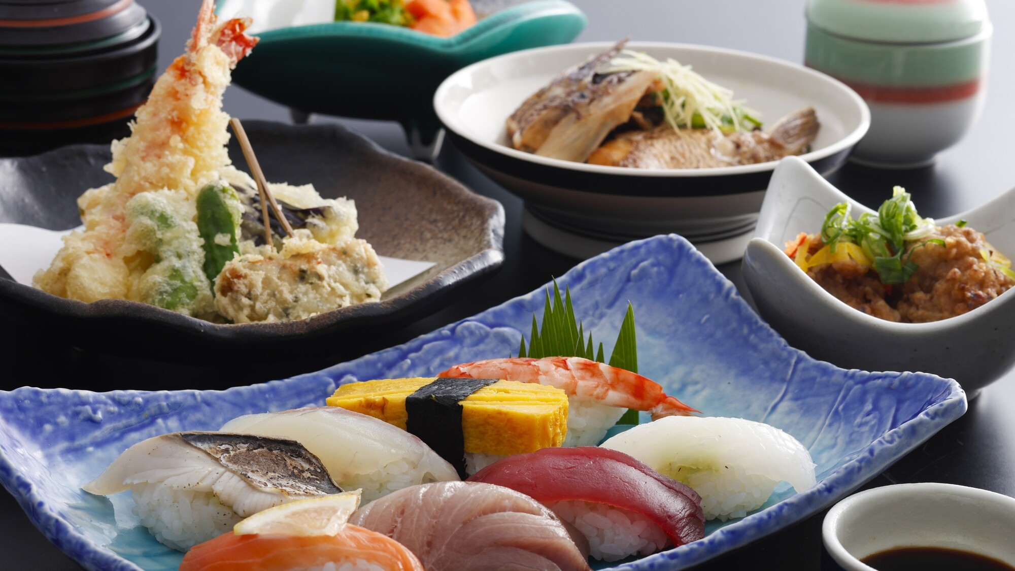 旬の魚介を堪能する楽しむ寿司定食
