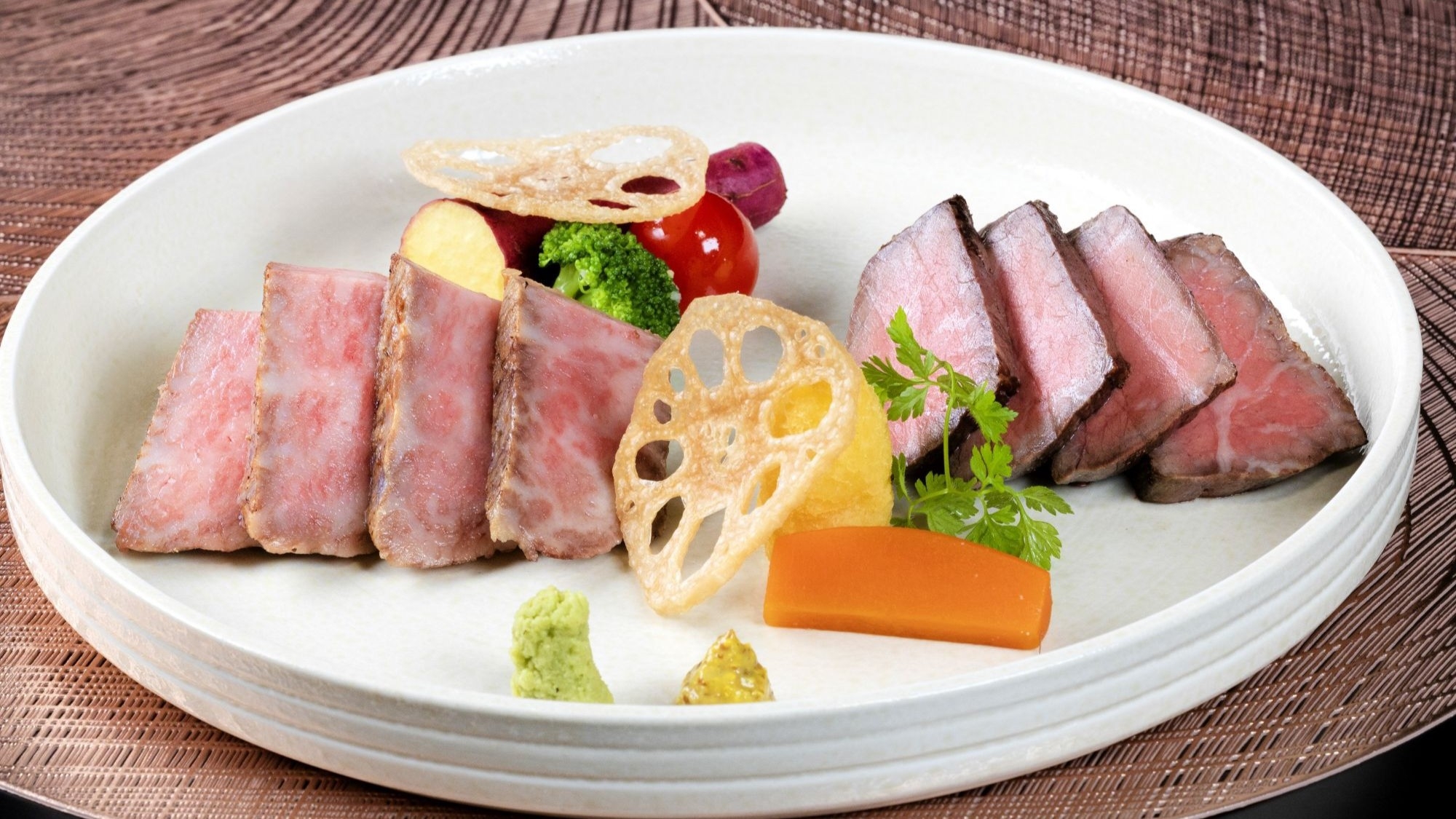 ＜東館泊2食付＞佐賀ん酒3献呑比べと刺身5点盛・佐賀牛・いか焼売の佐賀ほろ酔いセットと朝食バイキング