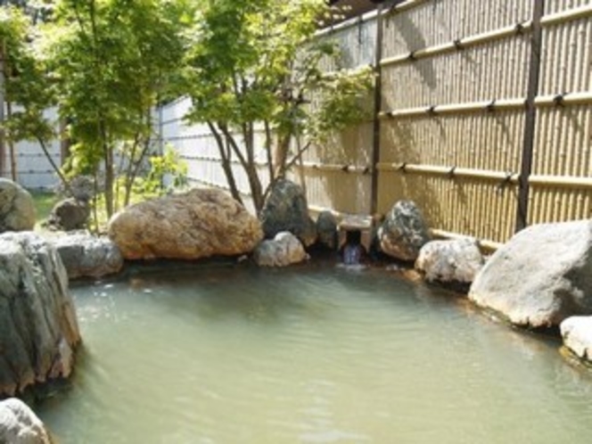 ■隣接の日帰り温泉「あぽん西浜」露天風呂　