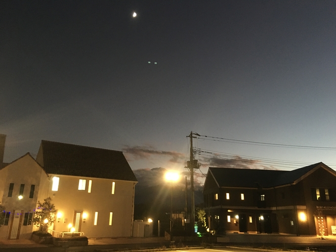 新館・本館冬夕刻