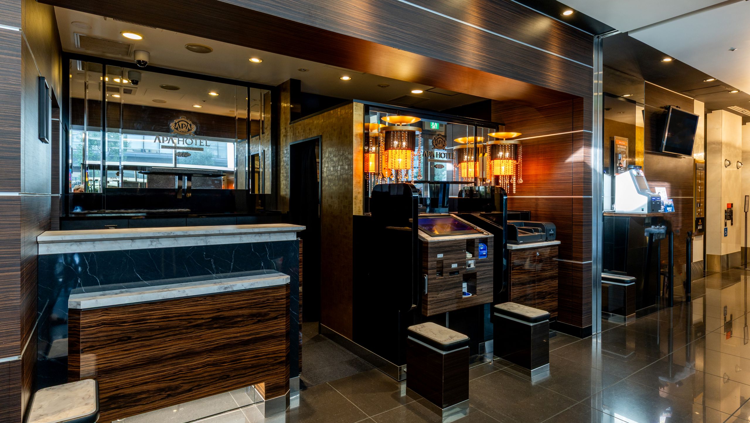 【フロントカウンター】