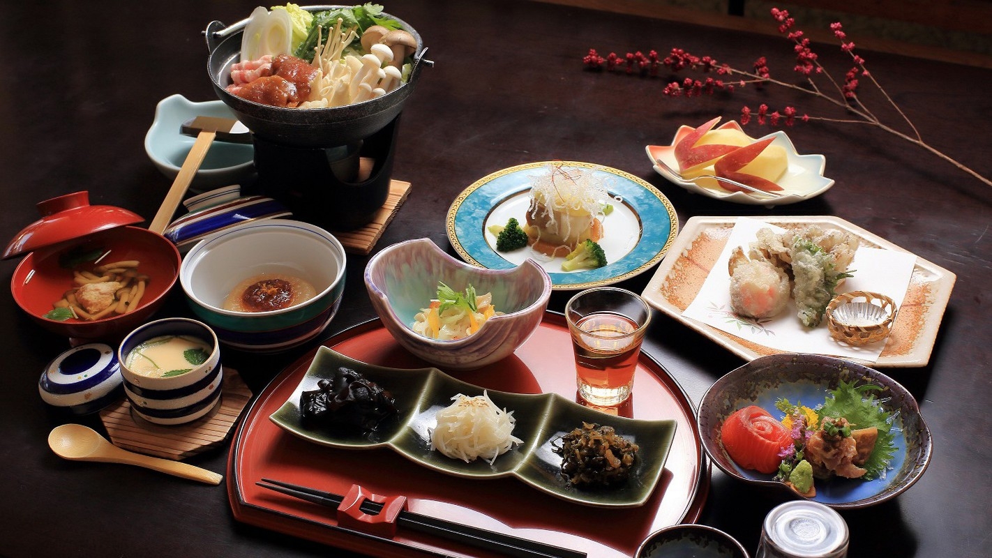 【迷ったらコレ！】【1泊2食付】源泉100％掛け流しの湯と郷土料理を満喫